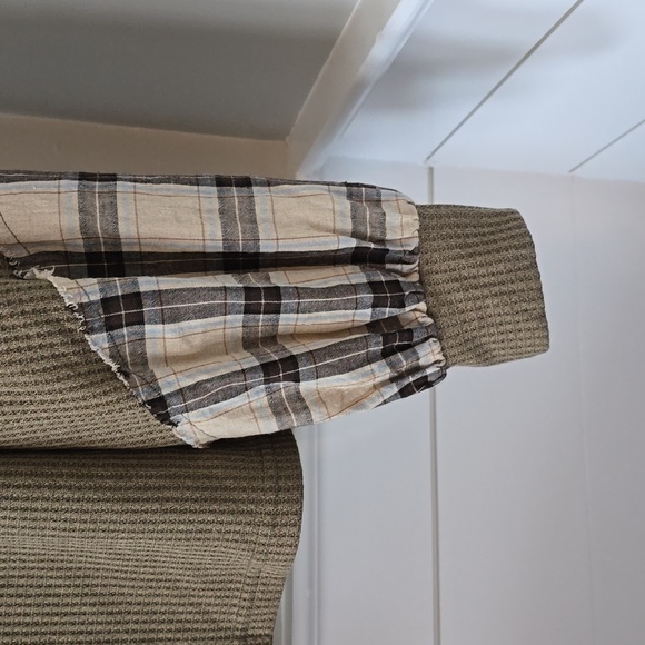 Pol olive mixed pattern top - Picture 5 of 11